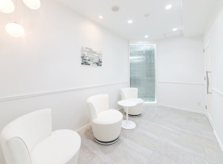 宮田整形外科・皮フ科待合室