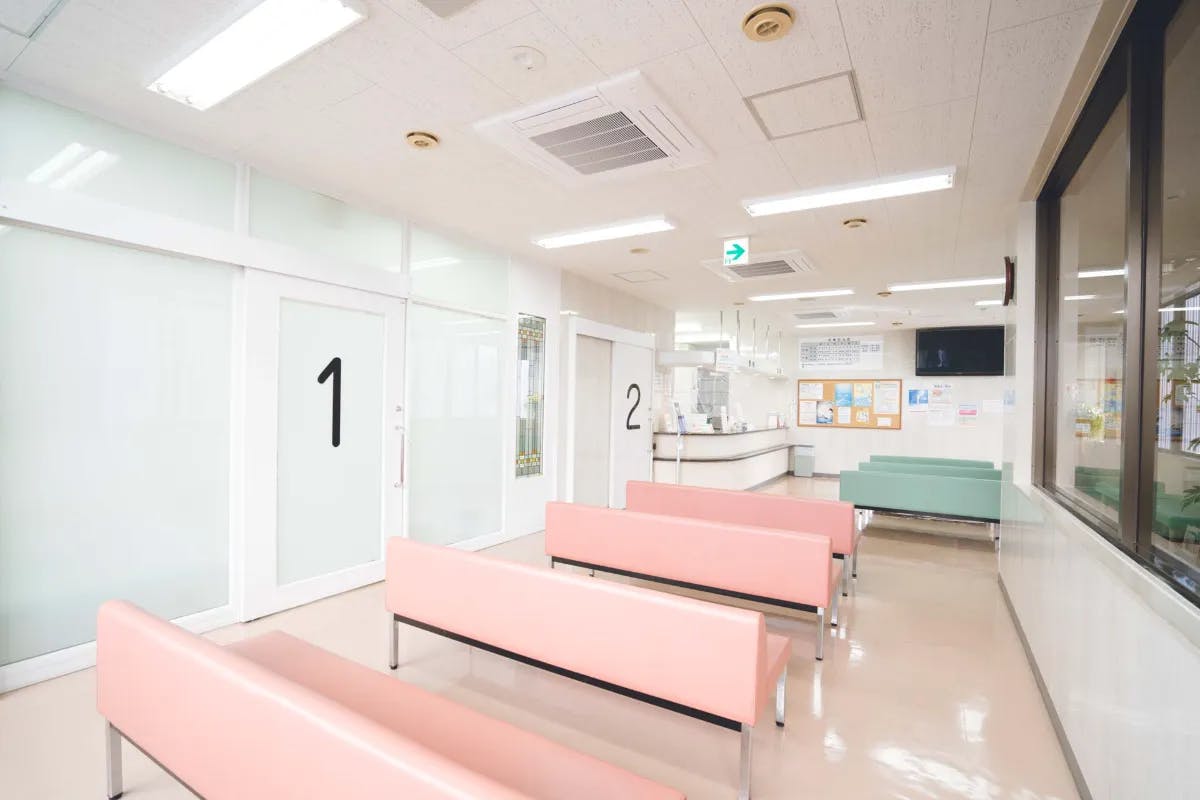 小野皮膚科医院待合室