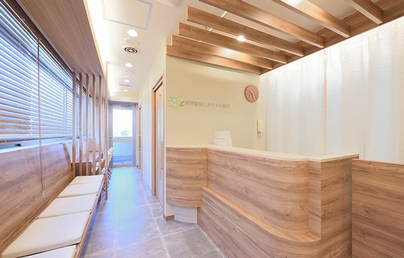 根津駅前たかやま皮膚科待合室