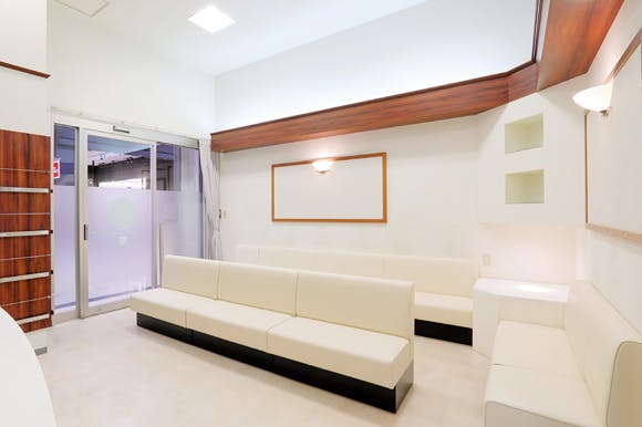 名取さくらみらい眼科待合室