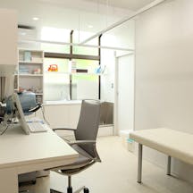 わかまつクリニック診察室