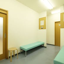 中井皮膚科医院中待合室