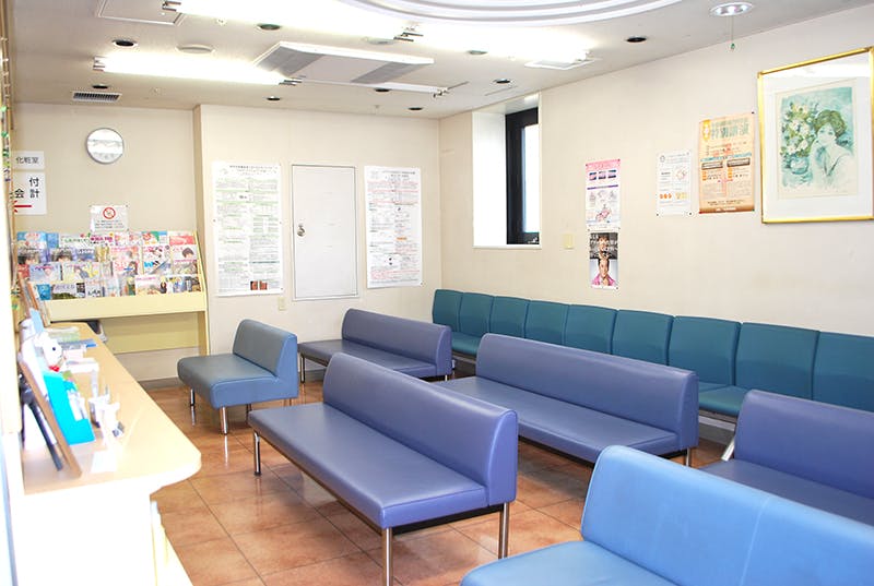 札幌皮膚科クリニック待合室