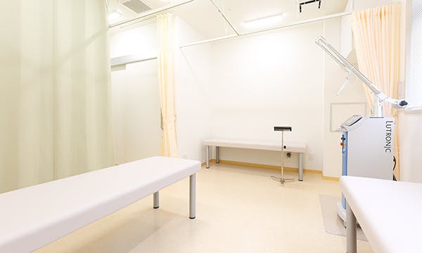 さかい皮フ科クリニック処置室2