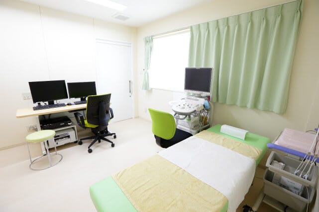 すぎやま内科皮フ科クリニック処置室