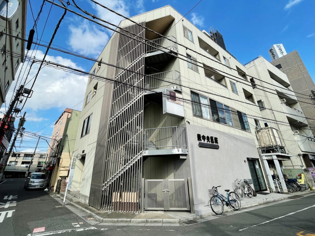 蕨中央医院外観