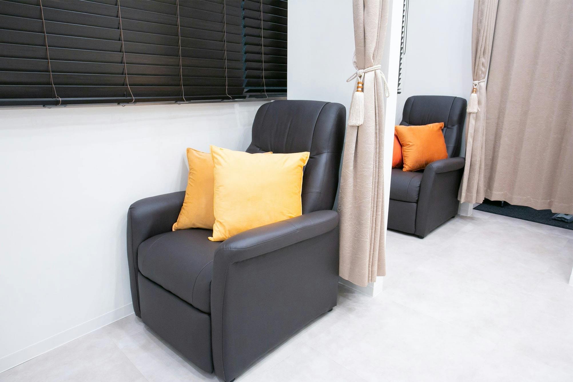 渋谷内科・スキンケアクリニック待合室1