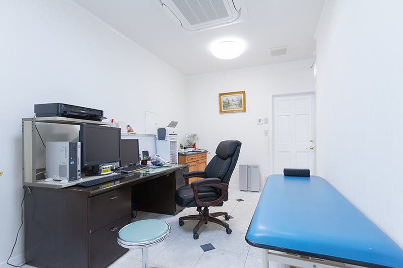 前野クリニック診察室