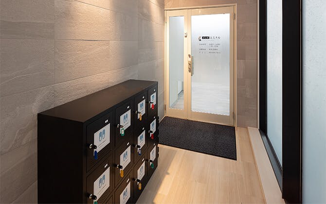 メンズエミナル 心斎橋院出入口