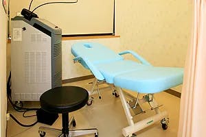 和光駅前皮フ科治療室