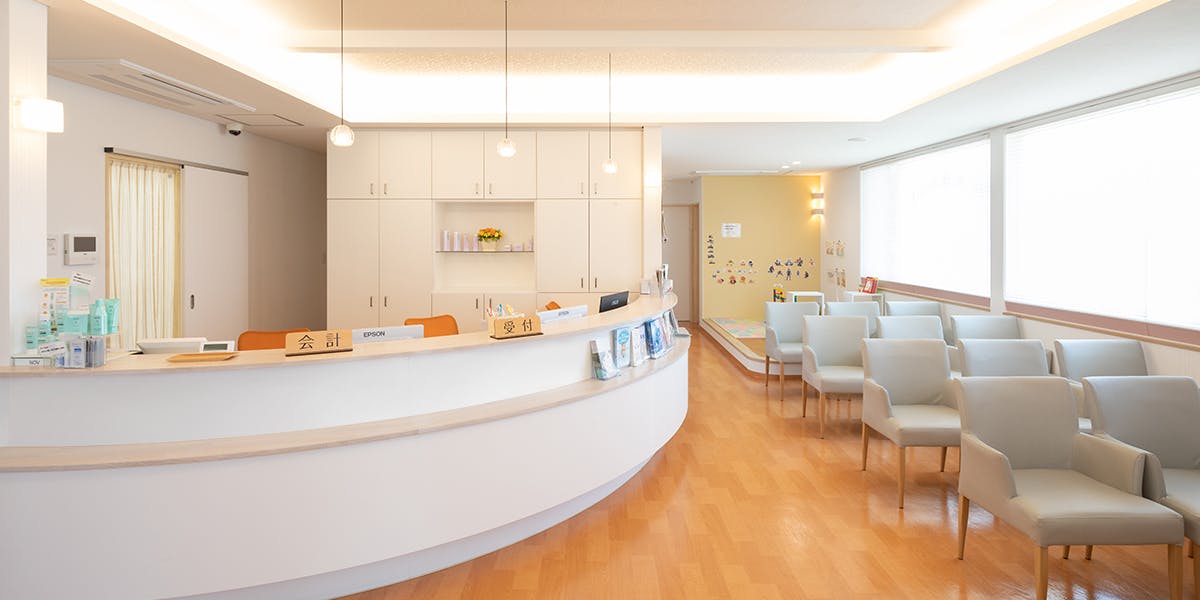 センター前皮膚科受付