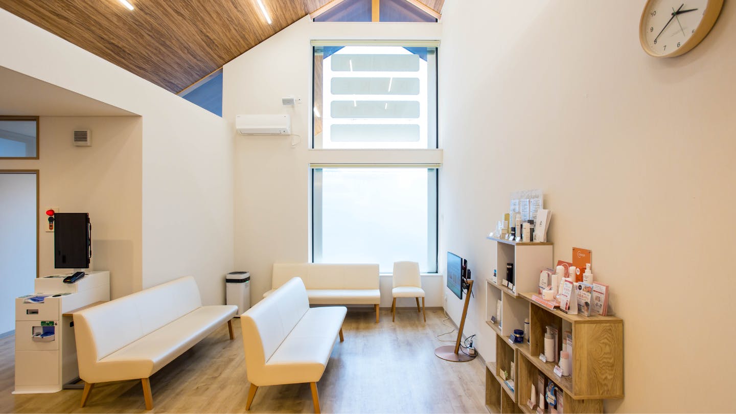 南草津皮フ科待合室