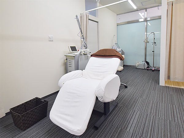 田坂皮フ科クリニック処置室