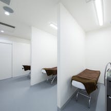 新宿駅前うわじま皮膚科処置室