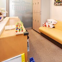 こすもレディースクリニック待合室1