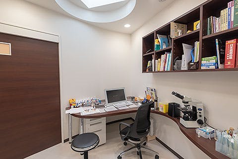 平林皮フ科クリニック診察室