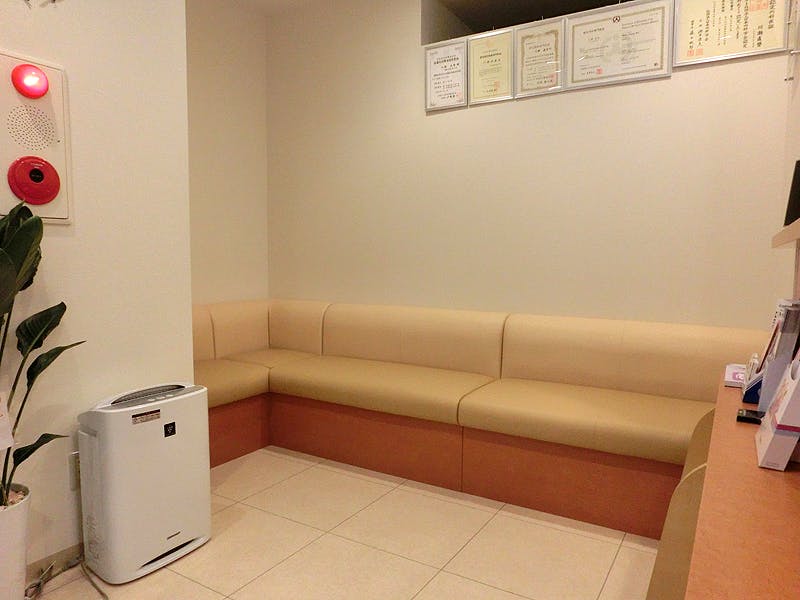 井草内科クリニック待合室