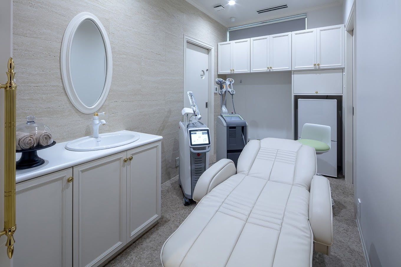 とくやま まぶた・スキン クリニックパウダールーム