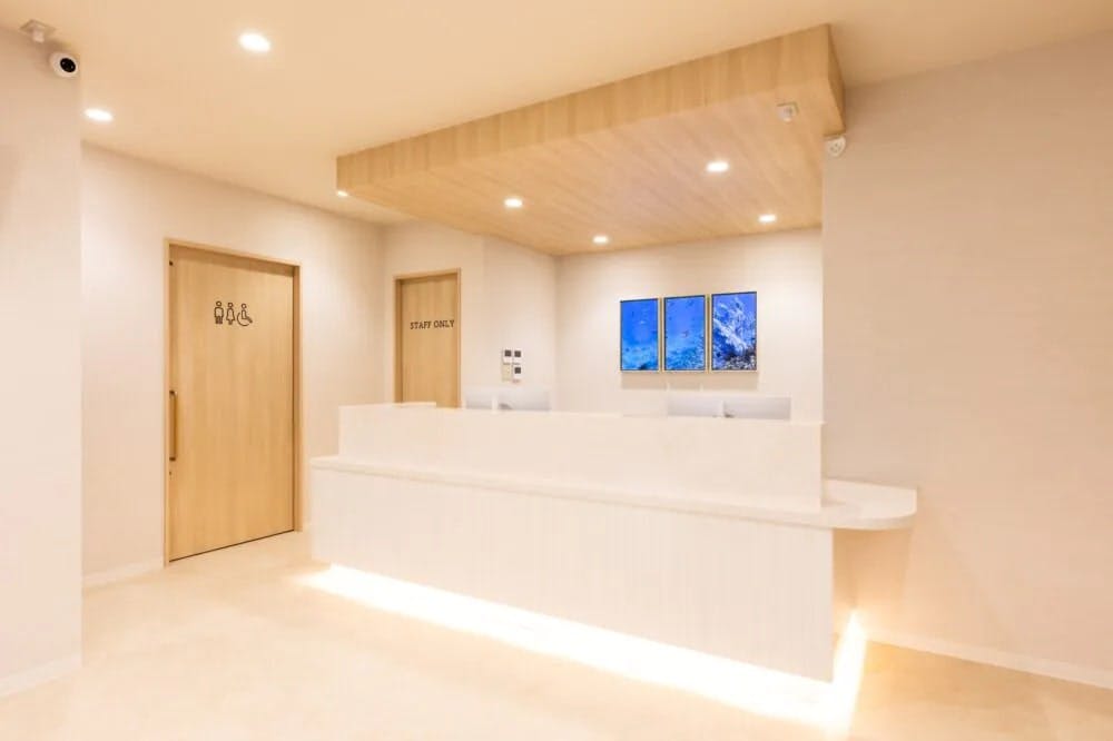 まるばね泌尿器科クリニック受付