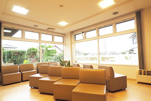 二ツ宮内科クリニック待合室