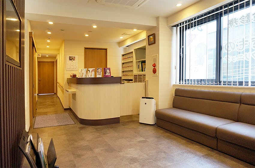 巣鴨ほくろ・できものクリニック待合室