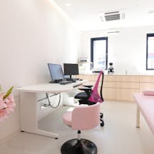 星ヶ丘ゆり皮フ科クリニック診察室