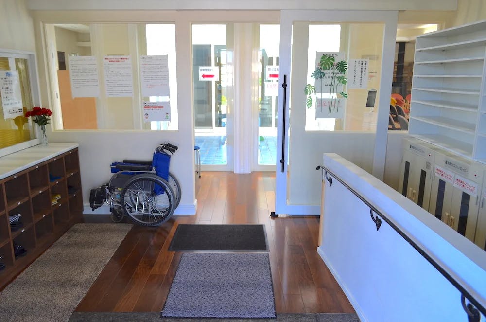 つくば・土浦鶴町皮膚科クリニック玄関