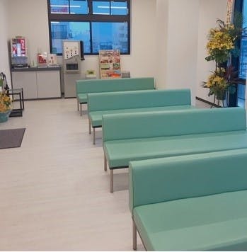 さくら皮フ科スキンケアクリニック待合室