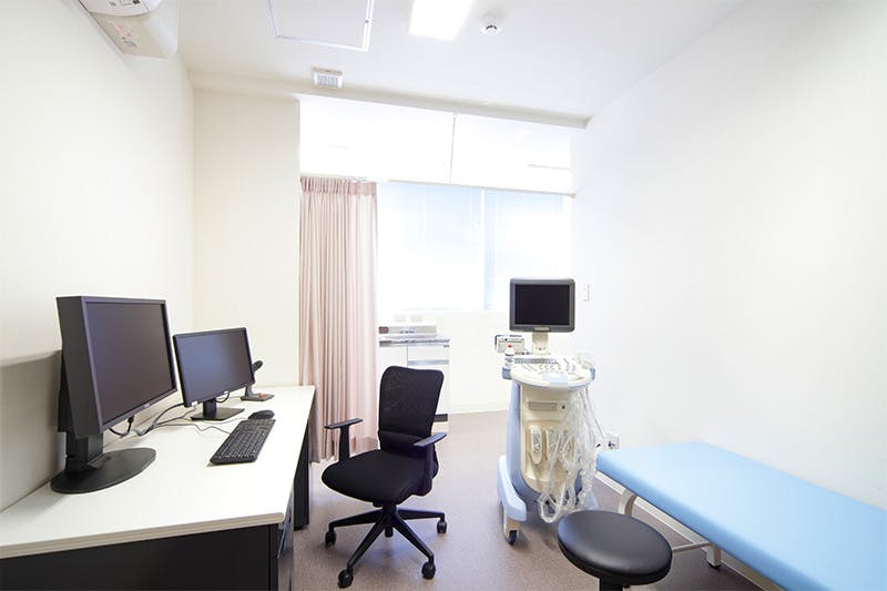 稲田堤駅前脳神経外科内科クリニック診察室