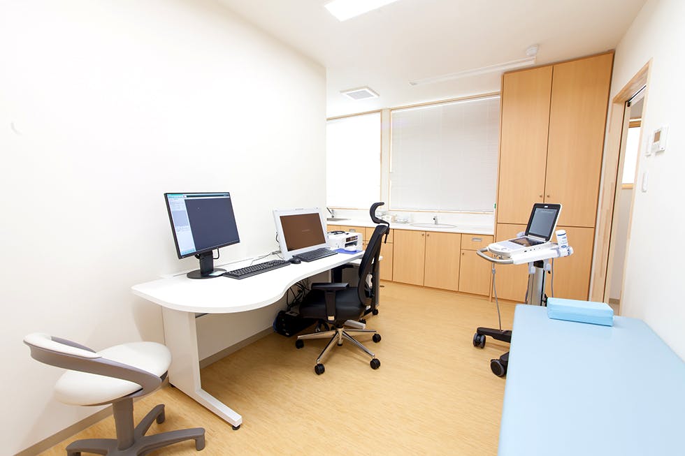上越妙高駅前みやざわクリニック診察室