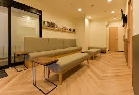 梶が谷駅前内科クリニック待合室