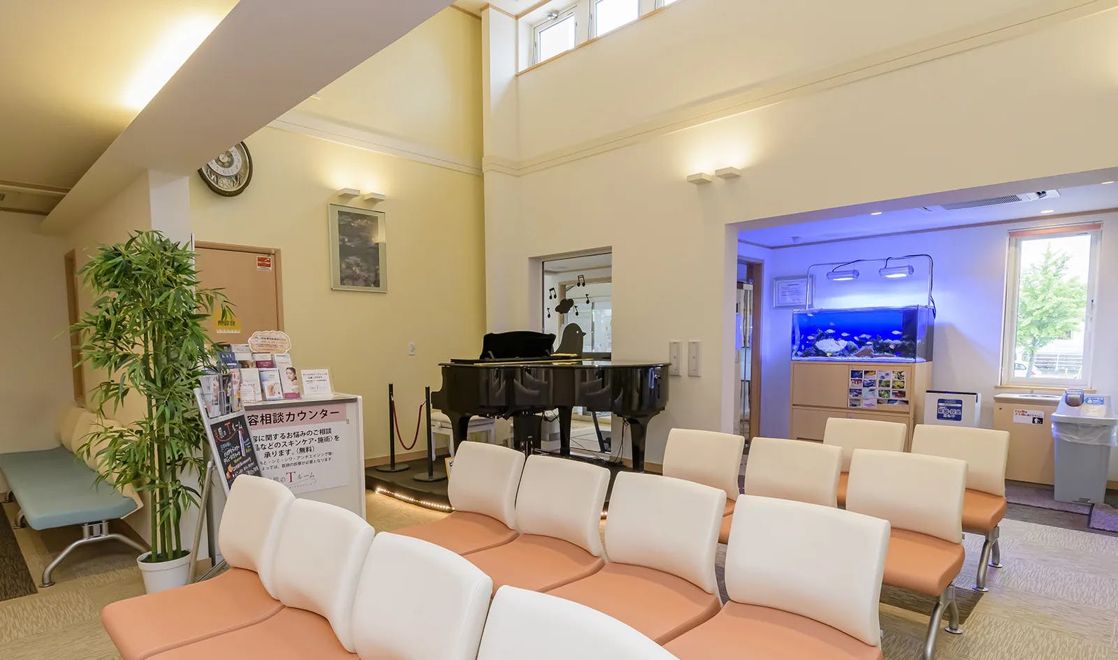 たけだ皮膚科スキンケアクリニック待合室3