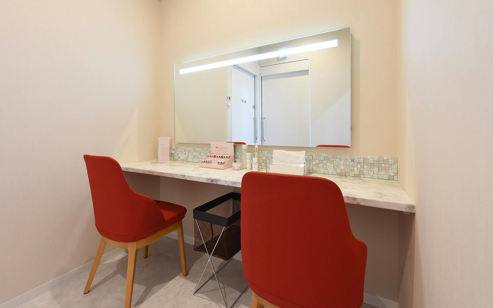 けやきスキンクリニックパウダールーム