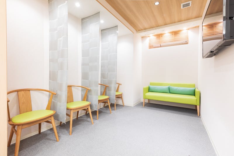 MIKIクリニック豊中駅前待合室