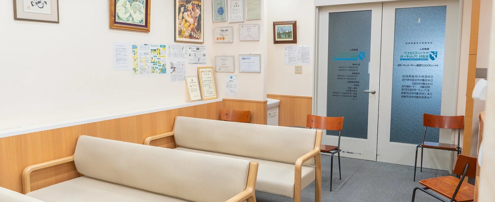 クイーンズスクエア医療レーザーセンター待合室