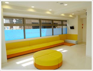 あおぞら皮膚科待合室