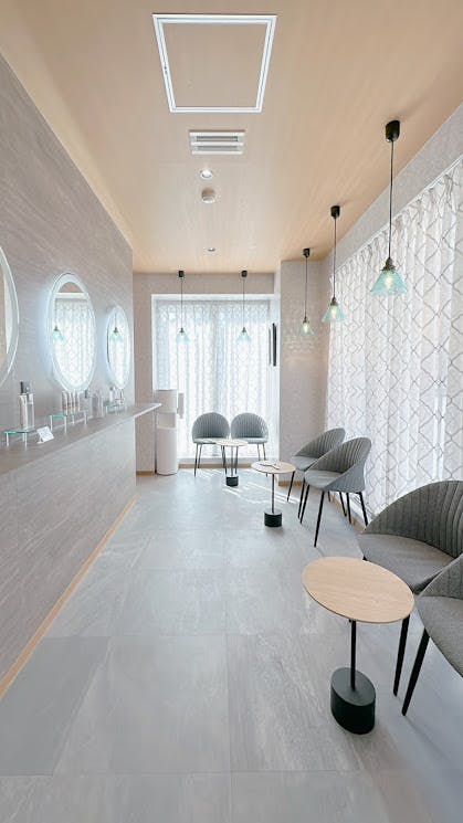 茜道頓堀クリニック待合室