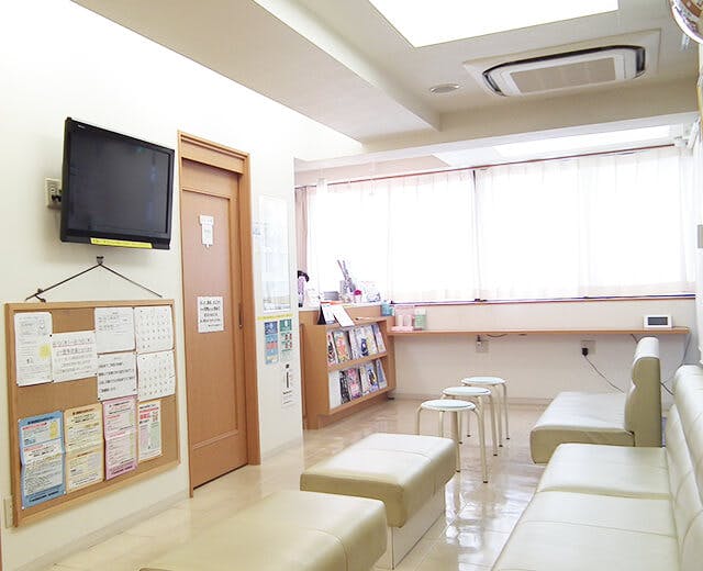 希望ケ丘 すずらん皮膚科クリニック待合室
