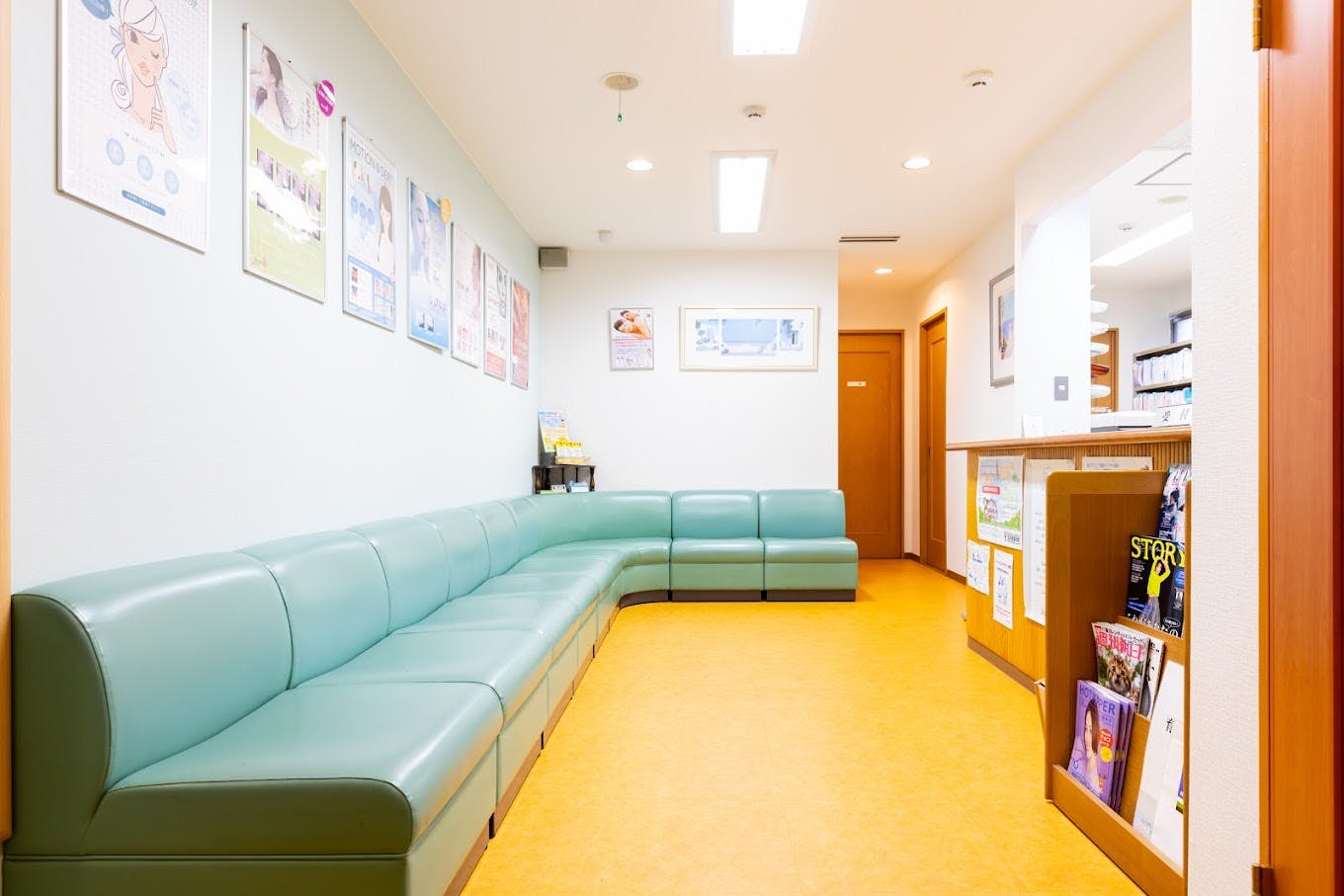 浜口クリニック 梅田院待合室