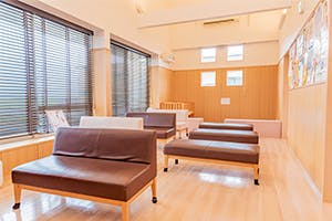 きしだ皮ふ科クリニック待合室