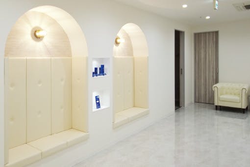 ザ・クリニック名古屋(THE CLINIC NAGOYA)待合室1