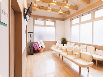 栗東えりこ内科クリニック待合室