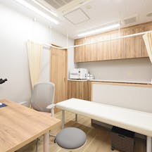 根津駅前たかやま皮膚科診察室