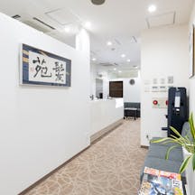 大阪AGA(エージーエー)加藤クリニック梅田院待合室