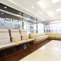 あおよこ皮膚科クリニック待合室