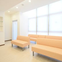 柏ファミリー皮膚科待合室