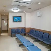 もりかわ皮フ科待合室