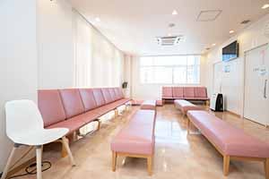 いけがみ皮膚科待合室