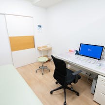 あとう皮膚科・形成外科クリニック診察室