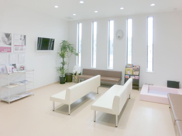 えのもと皮ふ科待合室